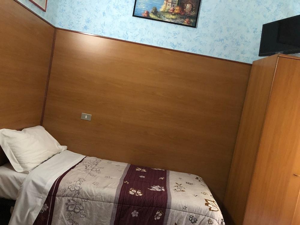 Don Chisciotte Hotel Turin Bagian luar foto